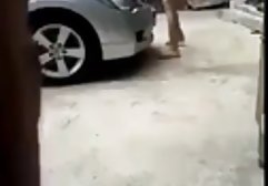 جوان بلوند با خالکوبی بر دانلود عکس های سکسی روی دست گربه خودارضایی