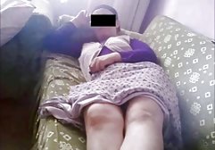 جوجه داغ یک کیرمصنوعی بزرگ پیدا کرده و عکس هات سکسی آن را در بیدمشک خود قرار داده است